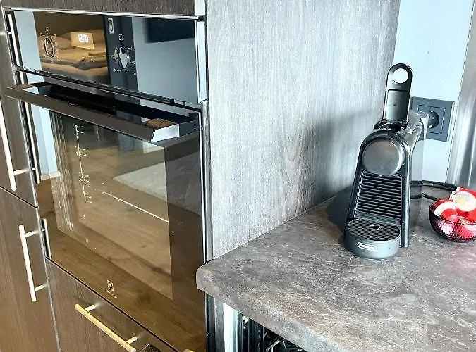 Modern Apartment With Hot Tub In Akureyri