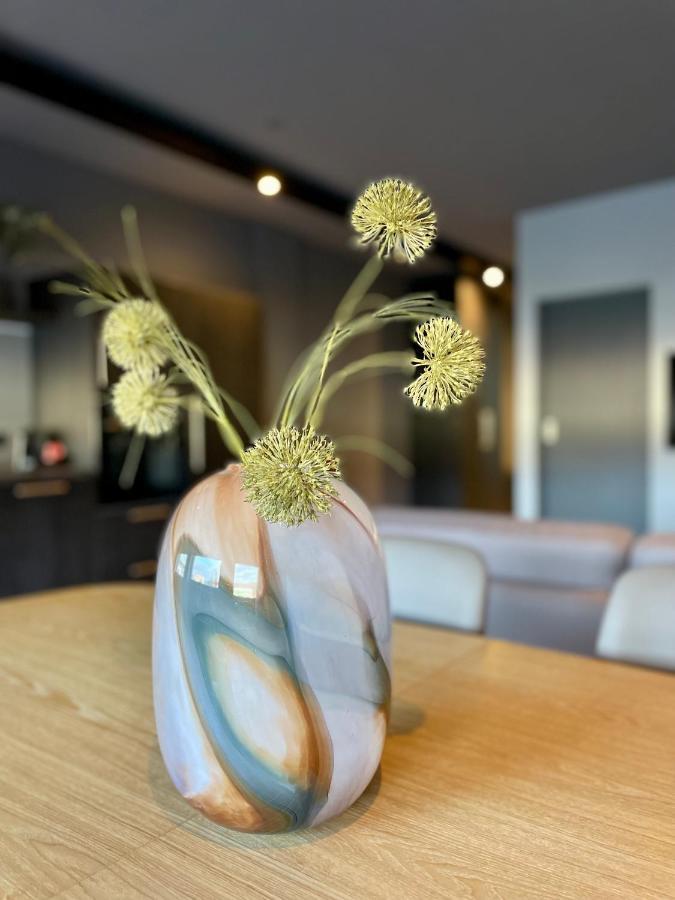 Modern With Hot Tub In Apartment Akureyri