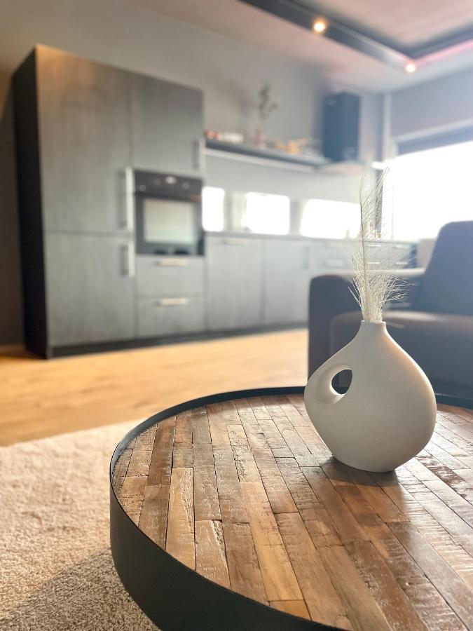 Modern With Hot Tub In Apartment Akureyri